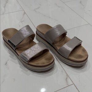 Vionic Women's Silver Slide Sandals